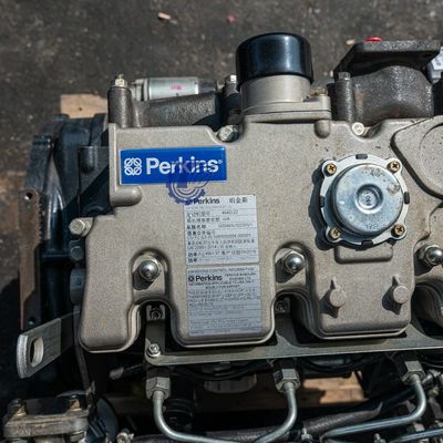 Multiscene Stable Perkins 404D motor, Multifunctionele complete motor assemblage