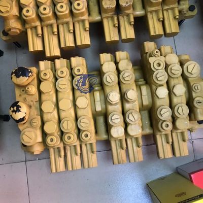 456-1837 471-5697 455-7947 CAT305 306 307E2 Hoofdbesturingsklep aangedreven door C2.4-motor Mini-hydraulische graafmachineonderdelen