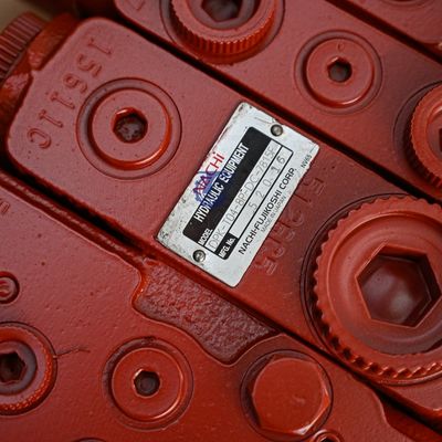 Nachi-besturingsklep DPK-T04-8P-DC-7815F voor Hitachi EX55 ZAX60 Kobelco SK60 graafmachine