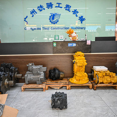 708-1U-01112 708-1U-04113 Komatsu WB93R 95R 97R WB93R-5E0 708-1U-00111 Hydraulische zuigerventilatorversnellingspomp