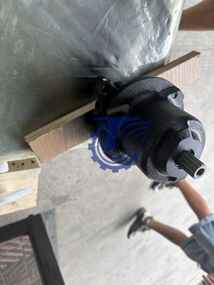 B0440-18001 708-7r-00710 708-7r-01690 Voor Kayaba Wa320-5 Wa320-6 Hydraulische Fan Motor Motor;olie (fan Drive) Graafmachine Onderdelen Aftermarket Origineel
